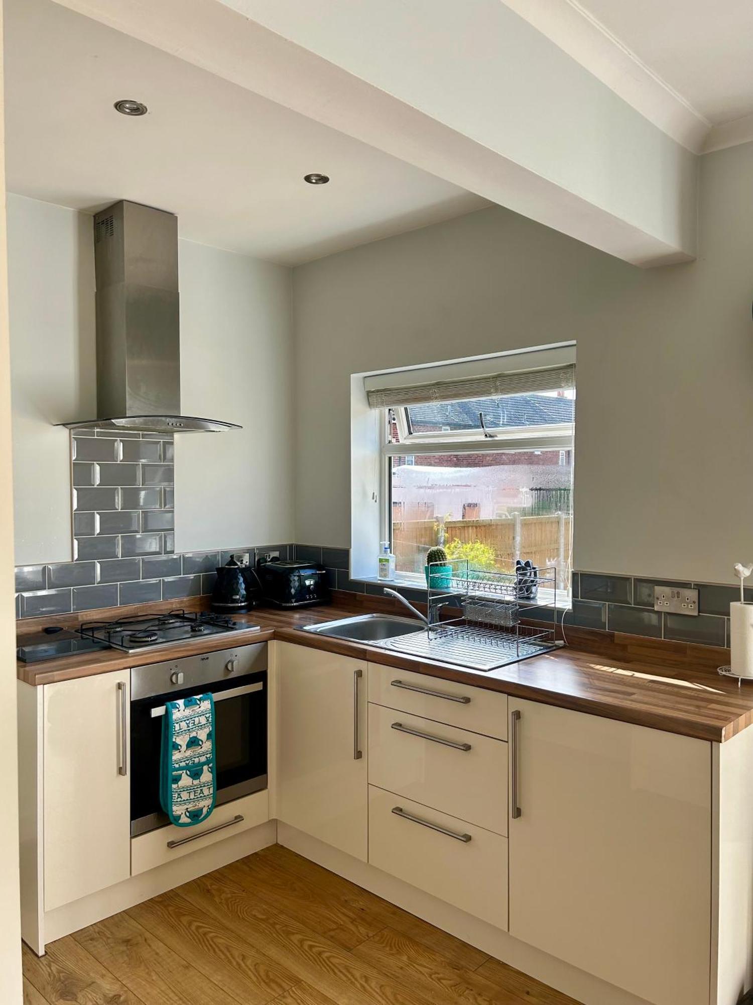 Lovely, Large Double Bedroom With Park View In Home Hazel Grove エクステリア 写真